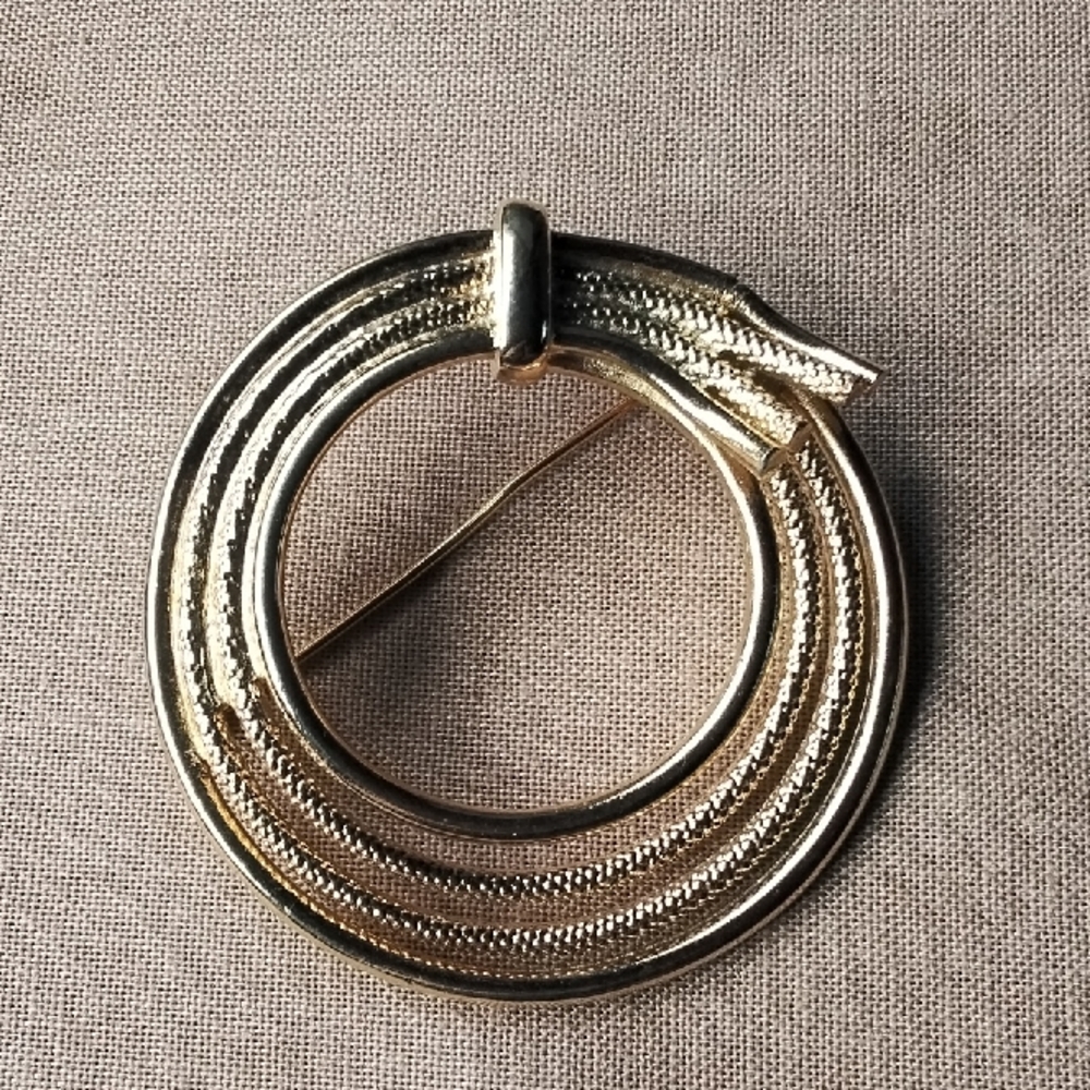 Gold Tone Textured Circular Round Brooch Pin